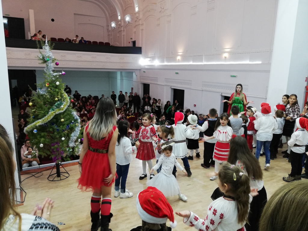 Imagine asociată noutății: Concert de colinde Sclipiri de Argint, Decembrie 2019.