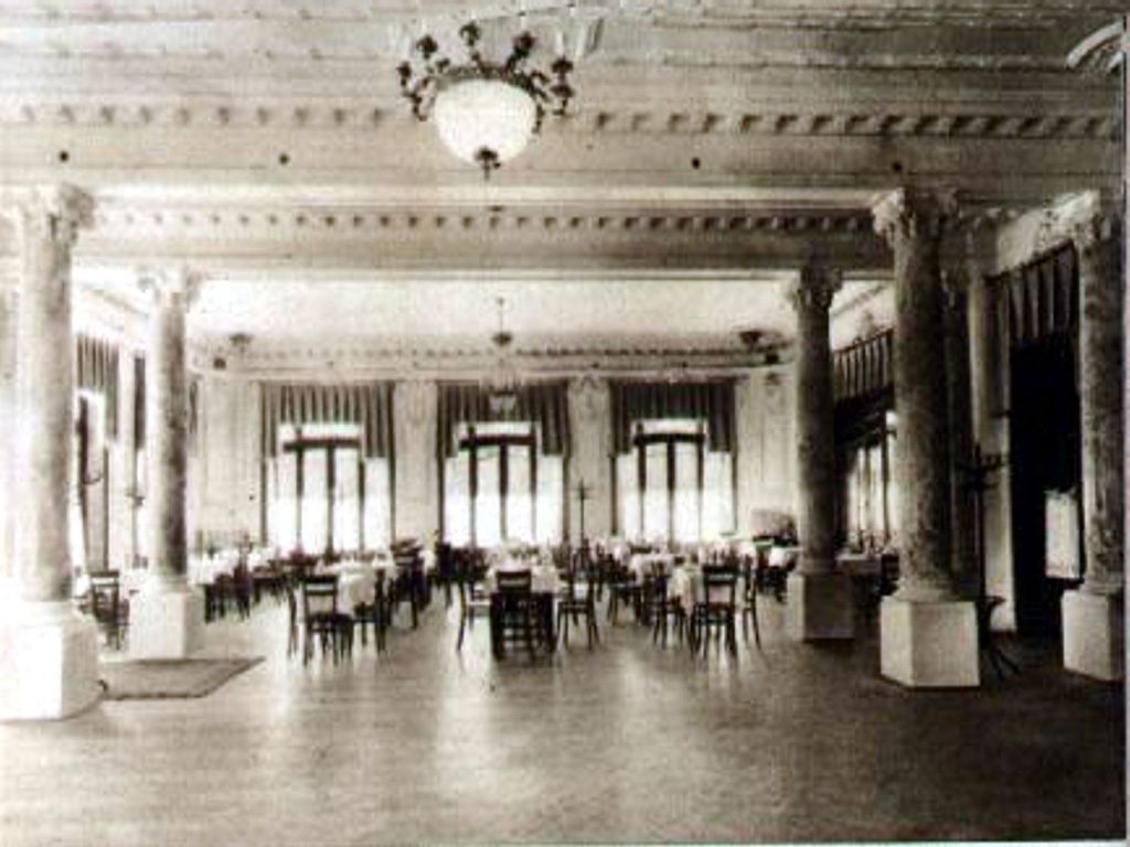 Interior restaurant Hotel Palace