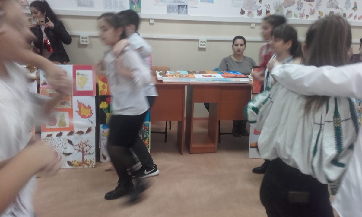Simpozion și Concurs Național Se plimbă toamna prin grădini, 2019 – fotografia 24