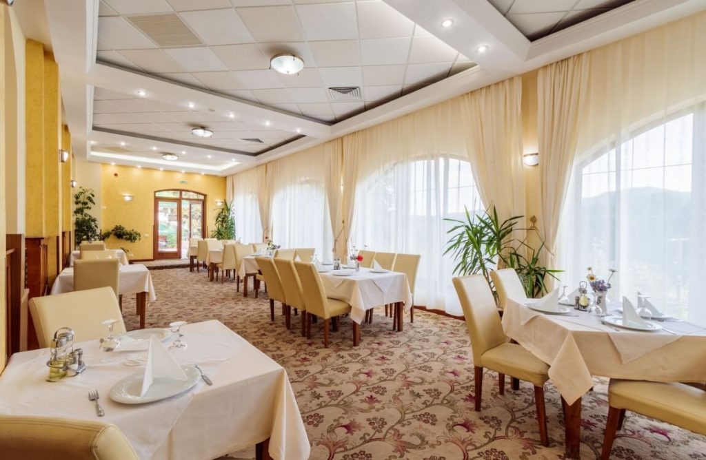 RESTAURANT BELVEDERE***