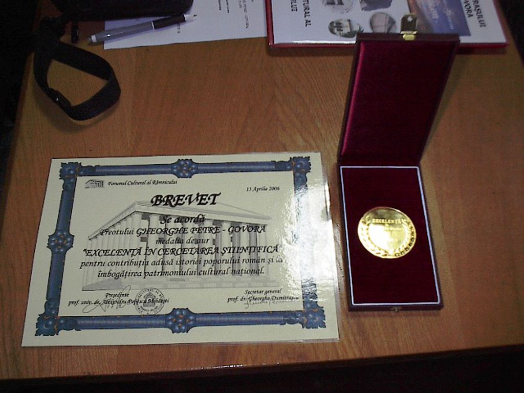 Brevet si medalie jubiliara