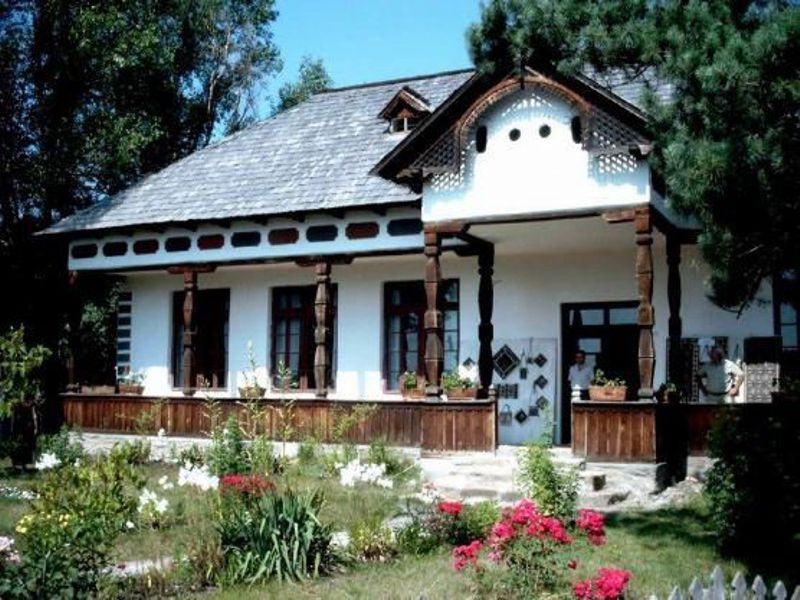 Muzeul satului valcean Bujoreni