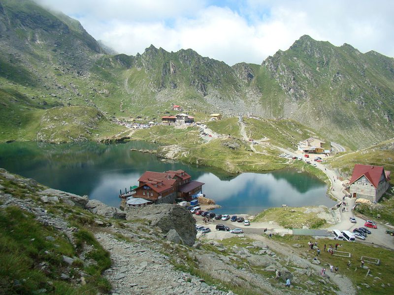 Cabana și lacul Bîlea