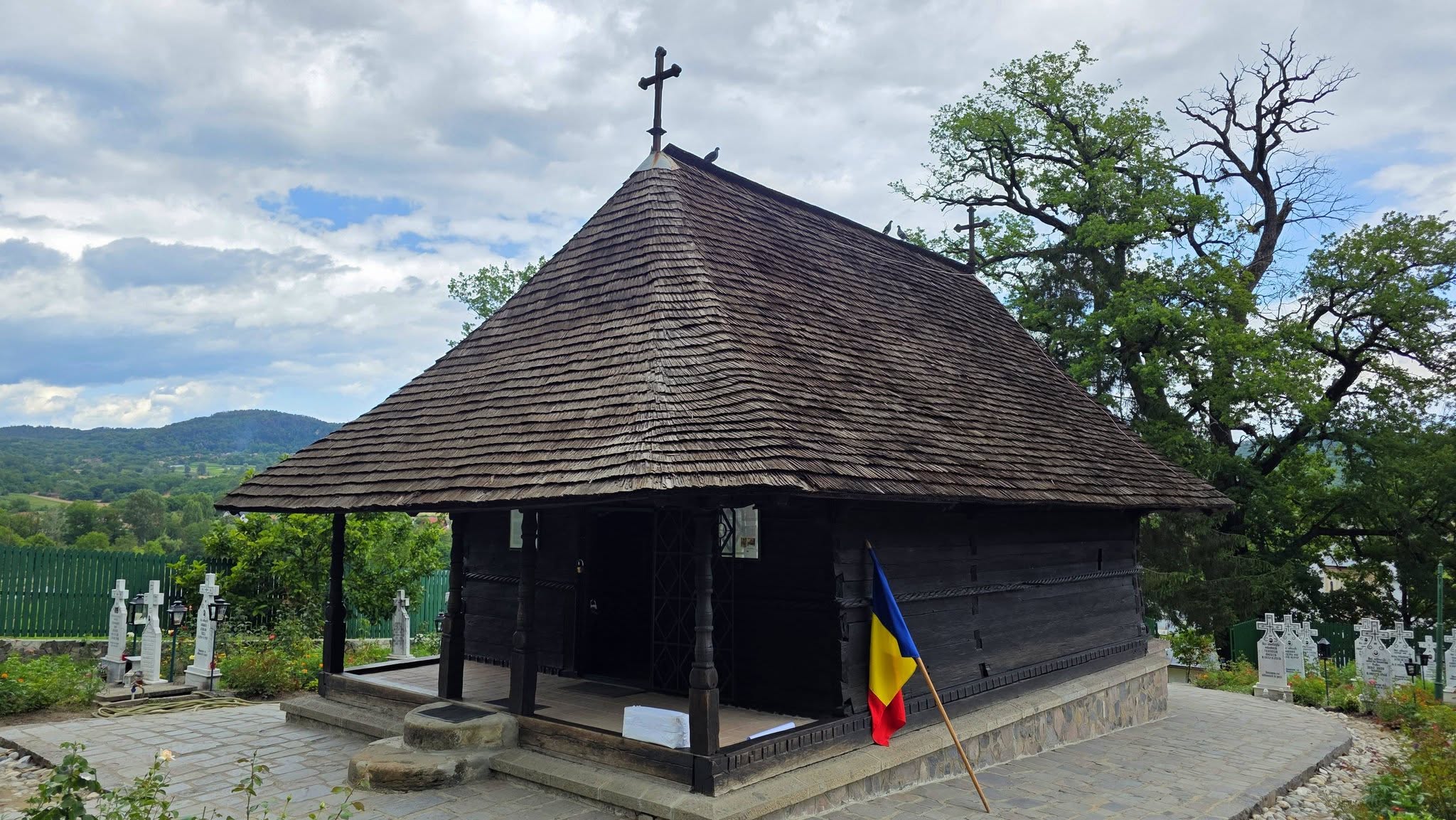 Mănăstirea dintr-un lemn